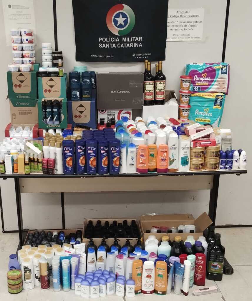 Polícia Militar apreende diversos produtos descaminhados