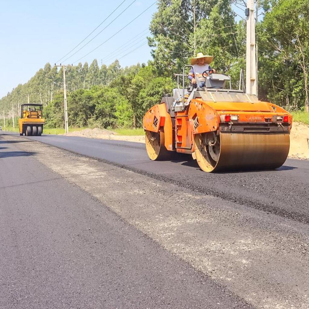 OBRAS DO ASFALTO DA BR-101 À BELLATORRES 
TERÃO CONTINUIDADE EM PASSO DE TORRES