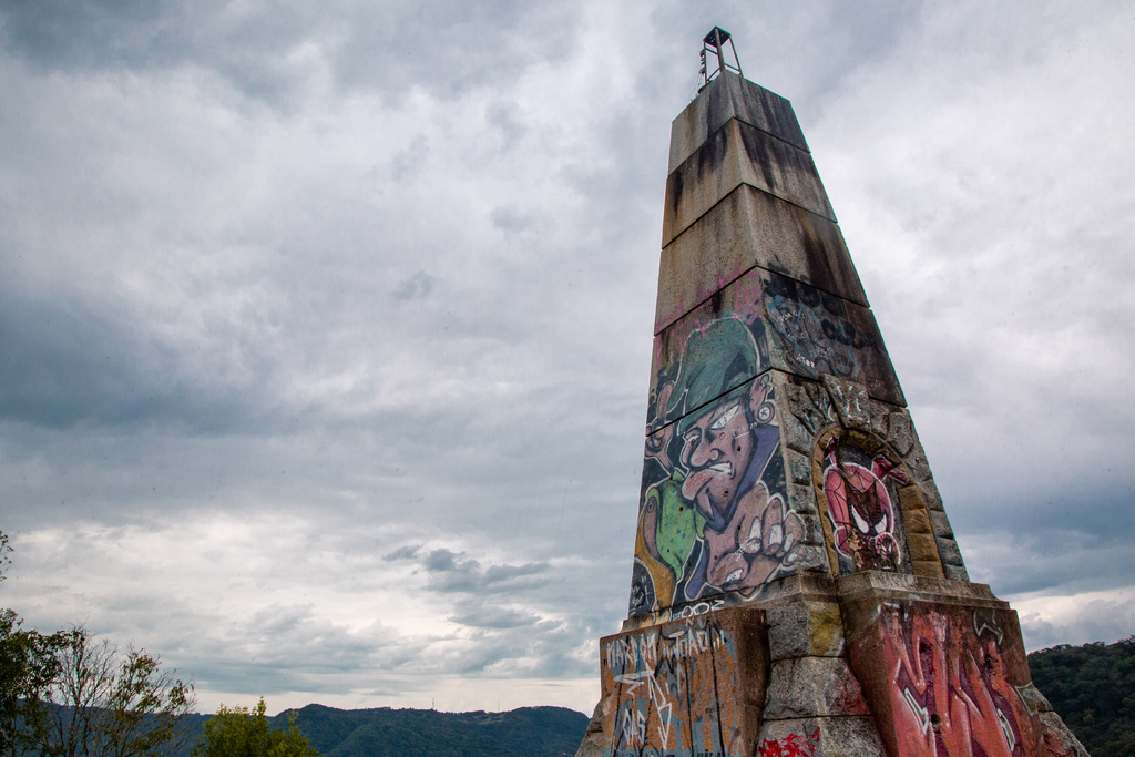 Vandalismo, furto, abandono e danificação: de 77 monumentos públicos de Santa Maria, apenas cinco estão conservados