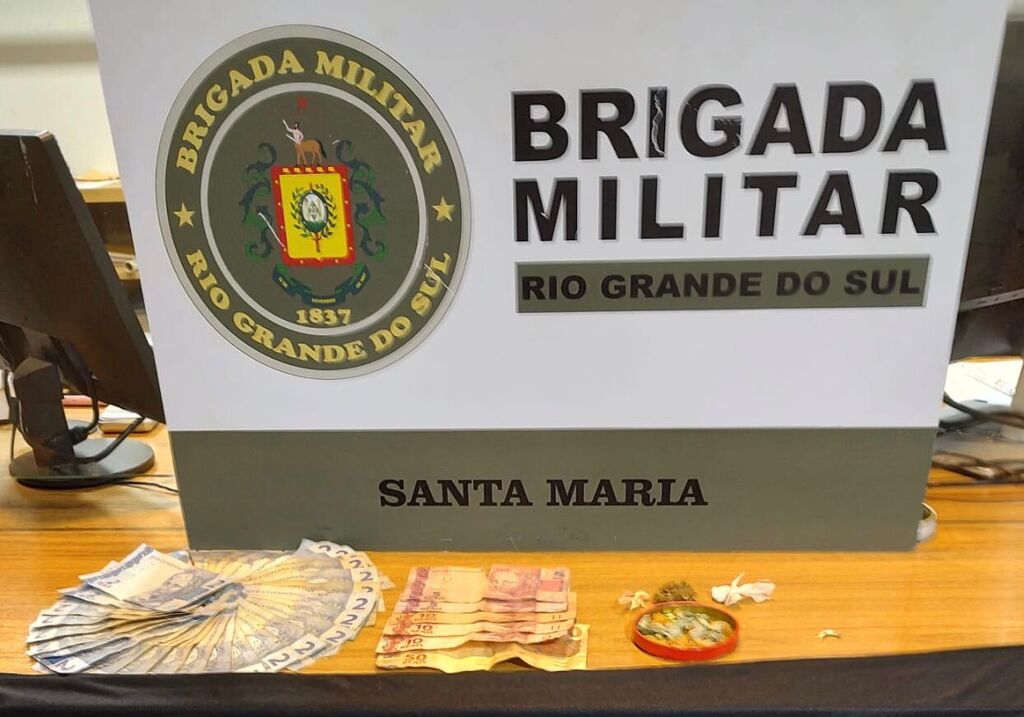 Jovem é preso por tráfico de drogas no Bairro Carolina em Santa Maria