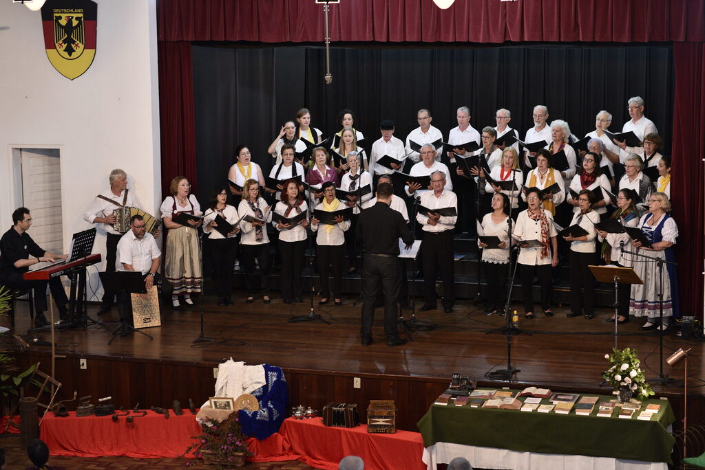 Coral alemão homenageia imigrantes com apresentações em Joinville