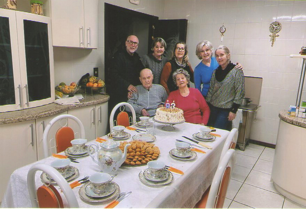 Parabéns Família D’Agostini:
93º aniversário do Senhor Oziris e há 69 anos casado com a Senhora Lurdes