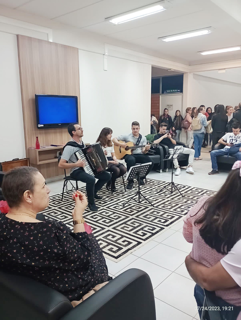 Alunos da Casa da Cultura de Zortéa de fazem apresentação na Unoesc de Capinzal