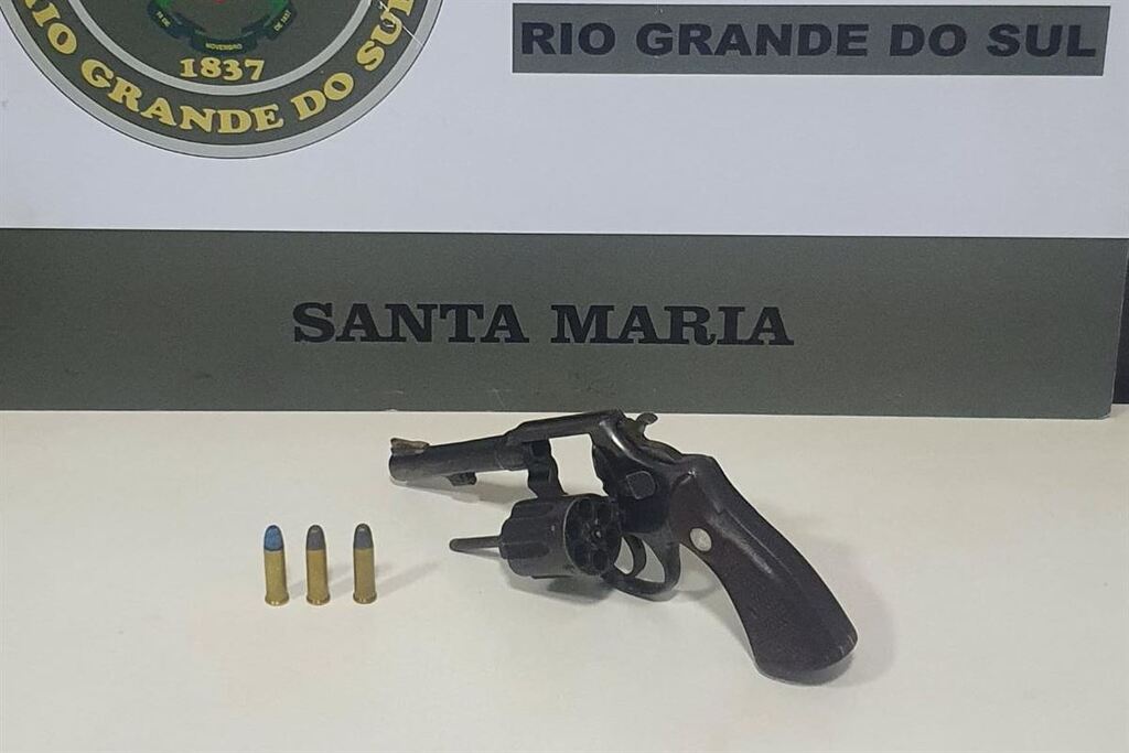 Adolescente de 16 anos é apreendido com arma no Bairro KM 3 em Santa Maria