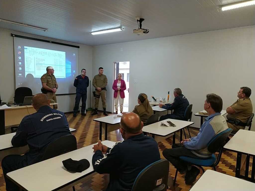 Realizada capacitação dos policiais e bombeiros que atuam nas instituições de ensino