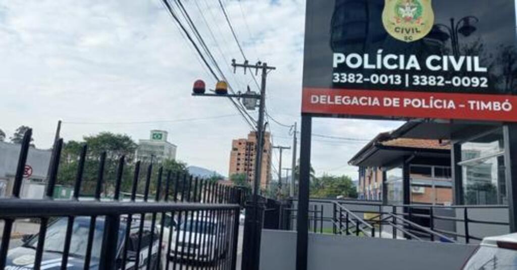 Homens são presos em Timbó após tentarem dar golpe com documentos falsos