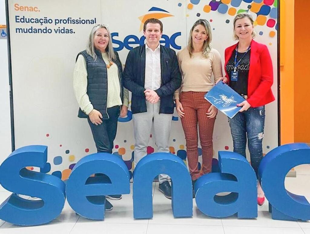 TORRES: PROGRAMA JOVEM APRENDIZ É PAUTA DE REUNIÃO ENTRE A PREFEITURA, SENAC E SINE