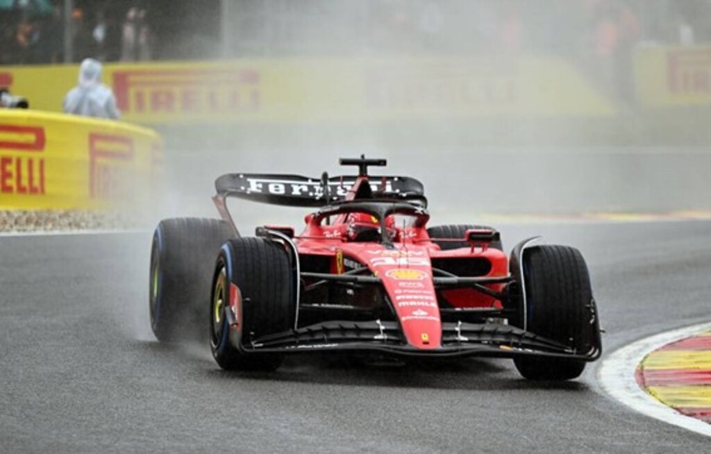Divulgação - Charles Leclerc fez o segundo melhor tempo na classificação do GP da Bélgica de F1 2023.