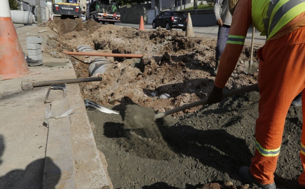 Trecho da rua Copacabana fica interditado na terça-feira para obra de drenagem