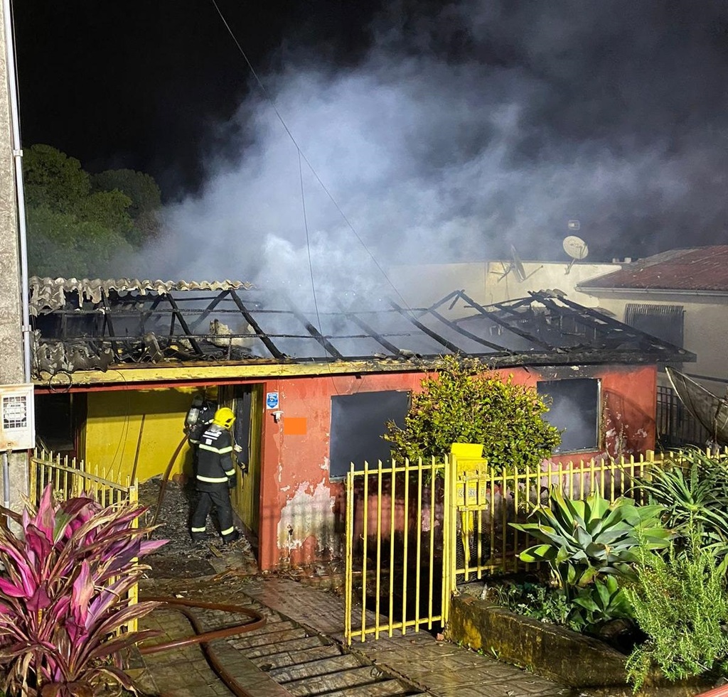 Incêndio em residência é registrado em Dionísio Cerqueira