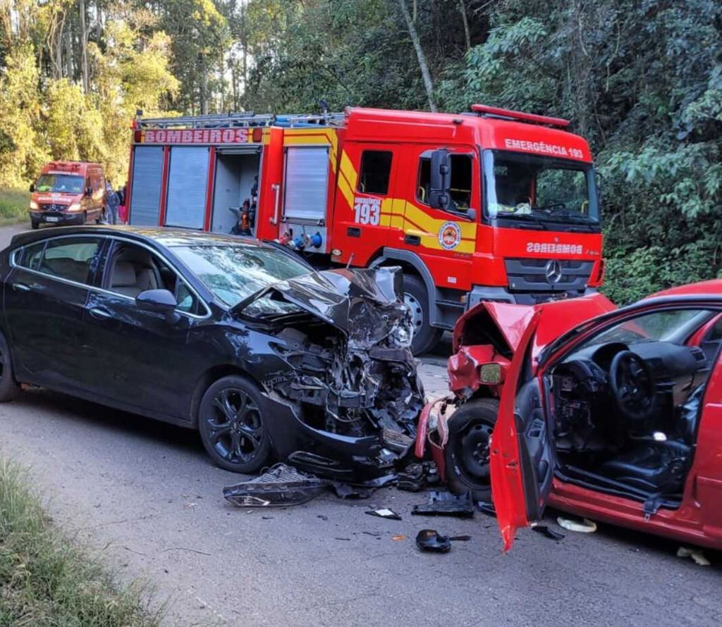 Colisão frontal na SC 283 deixa vítima fatal