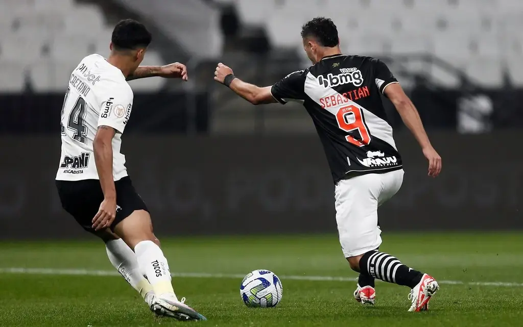 Corinthians esbanja talento e vence Vasco por 3 x 1