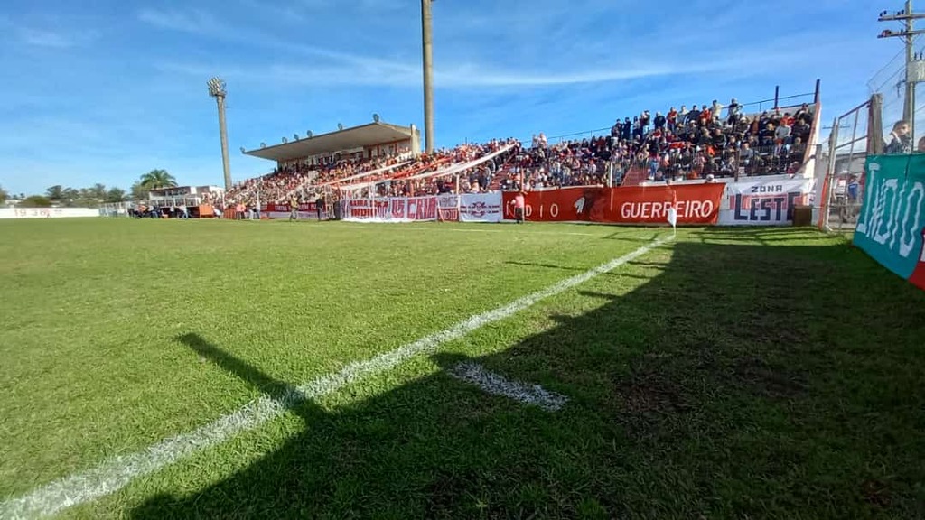 Vitória simples coloca Guarany a dois jogos da elite