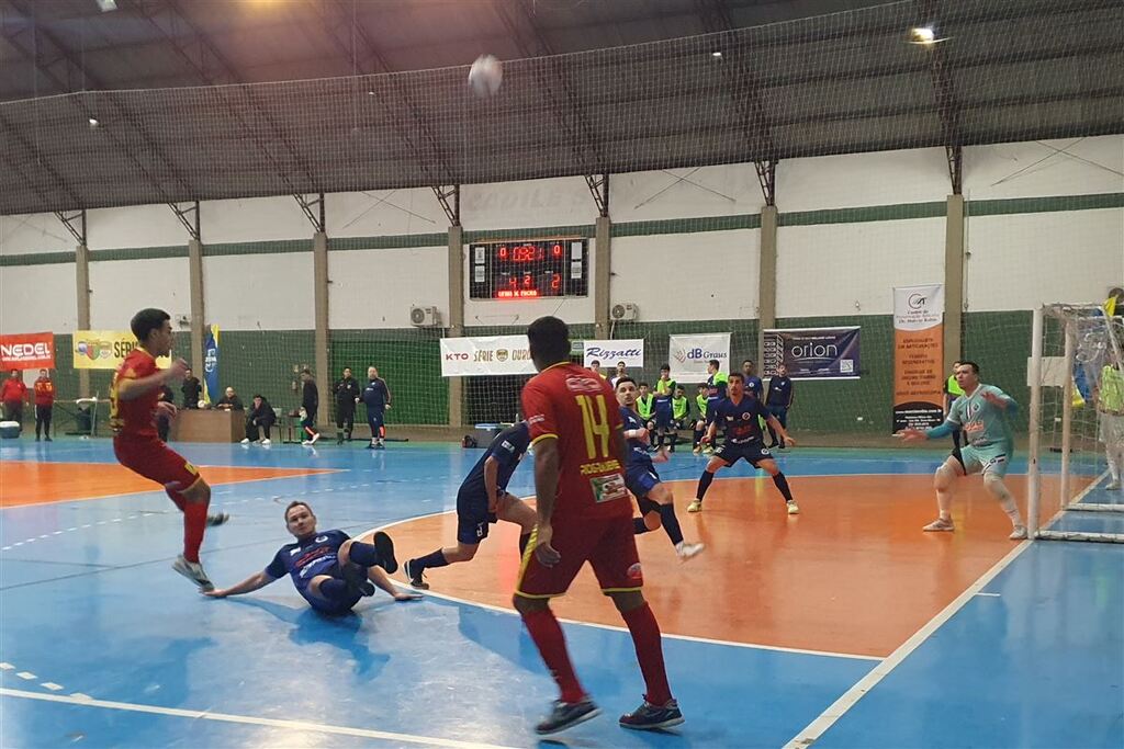 título imagem UFSM bate o Riograndense de Rio Grande pela Série Ouro de Futsal