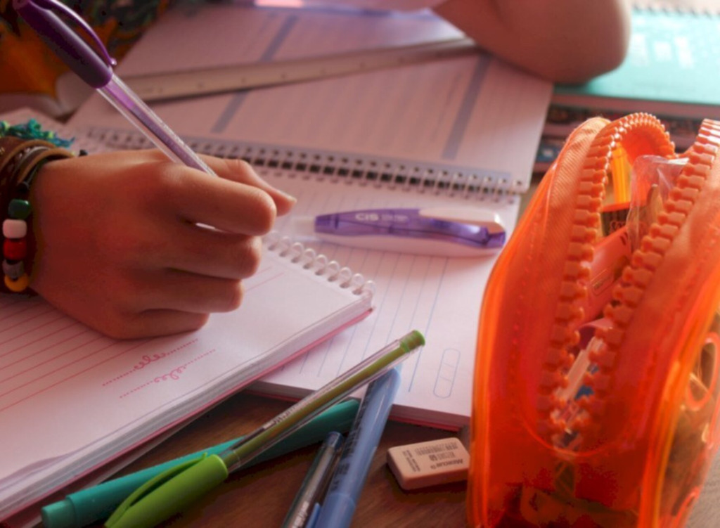 Escolas da rede estadual retomam atividades nesta segunda-feira