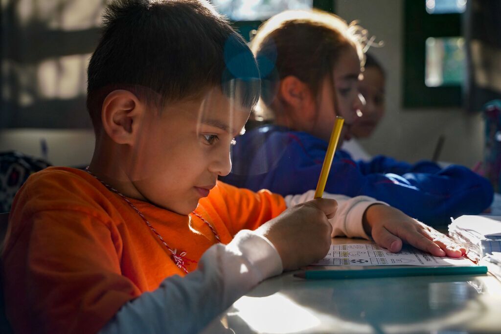 Escolas da rede estadual retomam atividades nesta segunda-feira