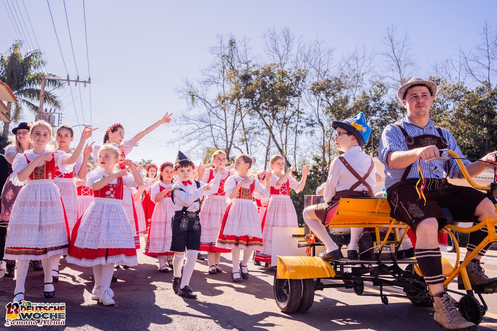 Desfile da Semana Alemã registra a participação de 45 entidades