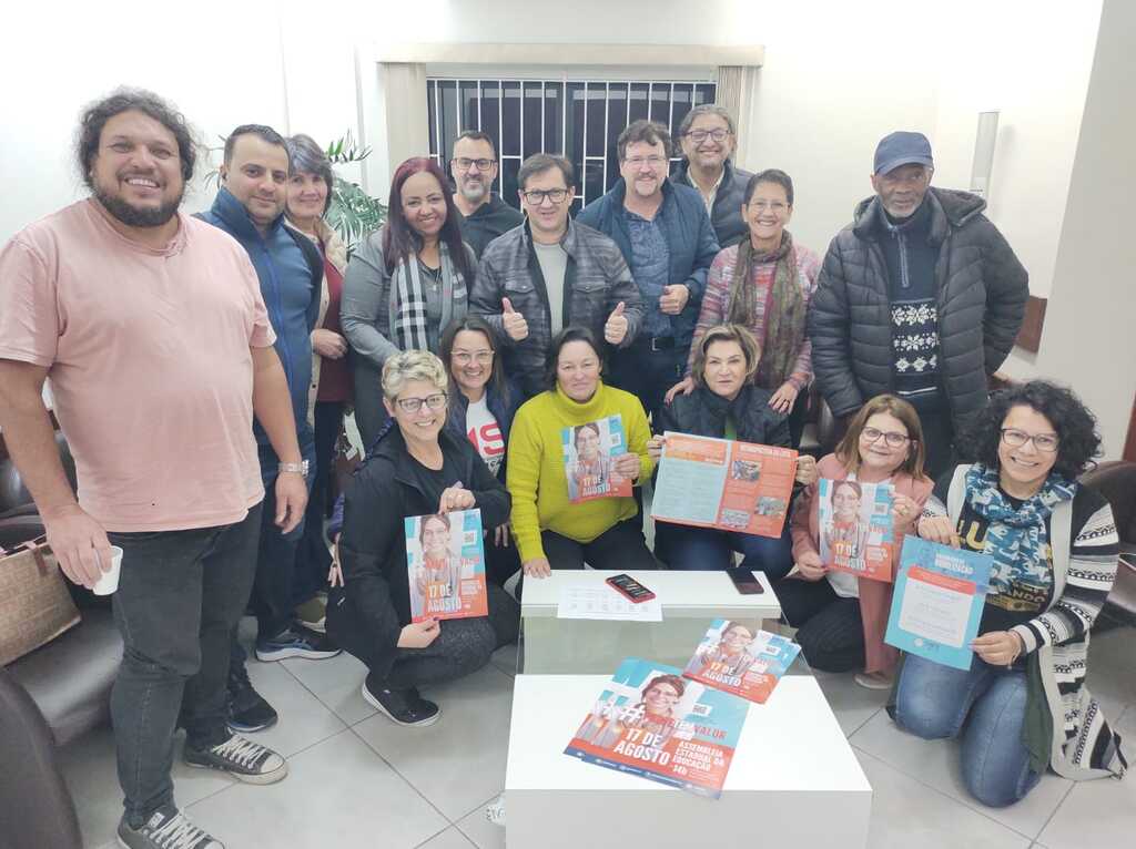Caravana de diálogo com trabalhadores da educação em Santa Catarina