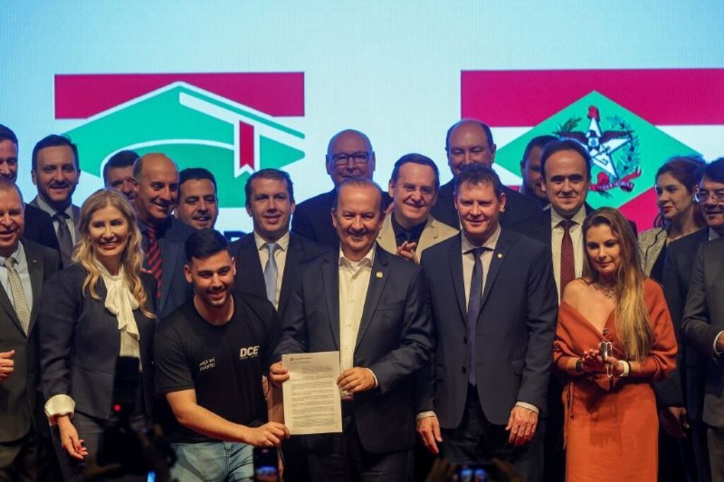 JORGINHO SANCIONA UNIVERSIDADE GRATUITA E CUMPRE PROMESSA DE CAMPANHA
