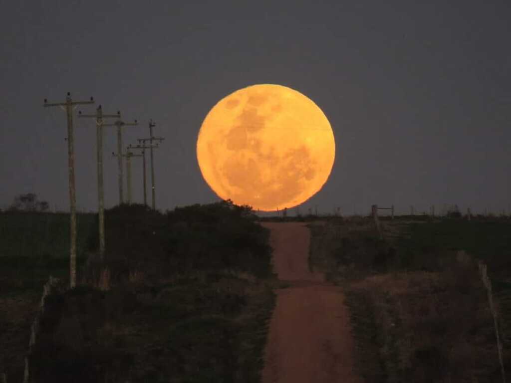 Superluas e chuva de meteoros marcam o céu de agosto