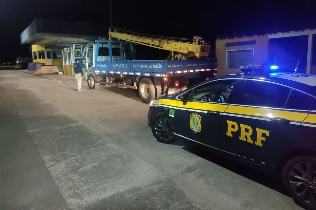 Caminhão furtado de pátio de empresa é recuperado pela PRF em rodovia da região