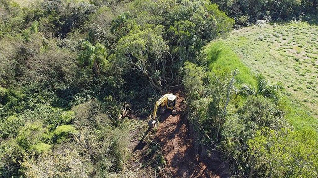 SANTA ROSA DO SUL INICIA DESASSOREAMENTO PARA 
COMBATER ALAGAMENTOS EM VILA SÃO CRISTÓVÃO