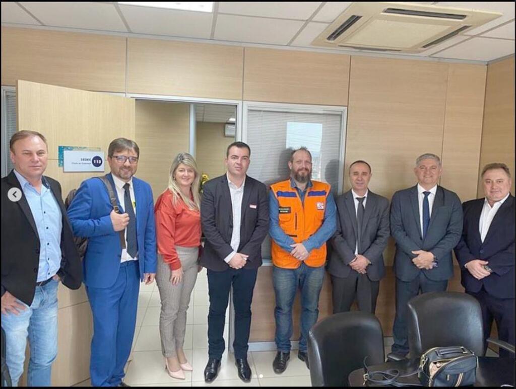 PREFEITO DE TORRES, CARLOS SOUZA ENCAMINHA 
EM BRASÍLIA MELHORIAS PARA O MUNICÍPIO