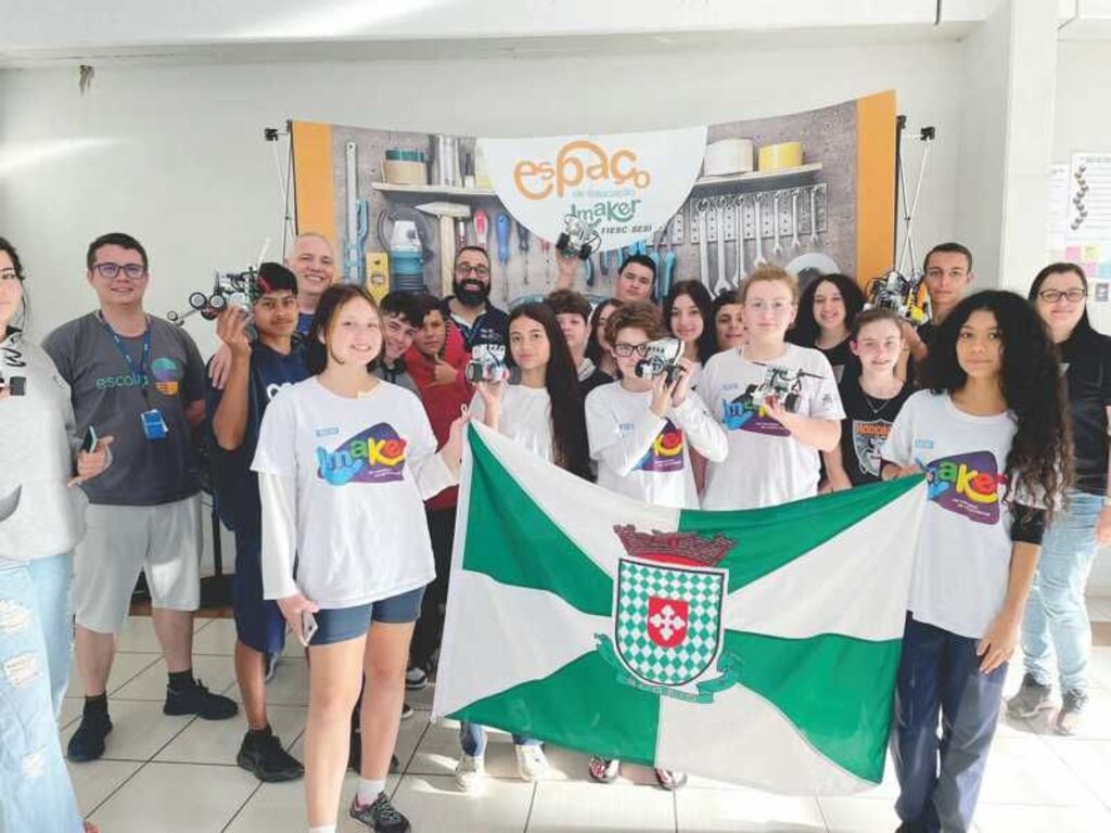 Prefeito Valcir autoriza custeio dos alunos na Olimpíada Brasileira de Robótica