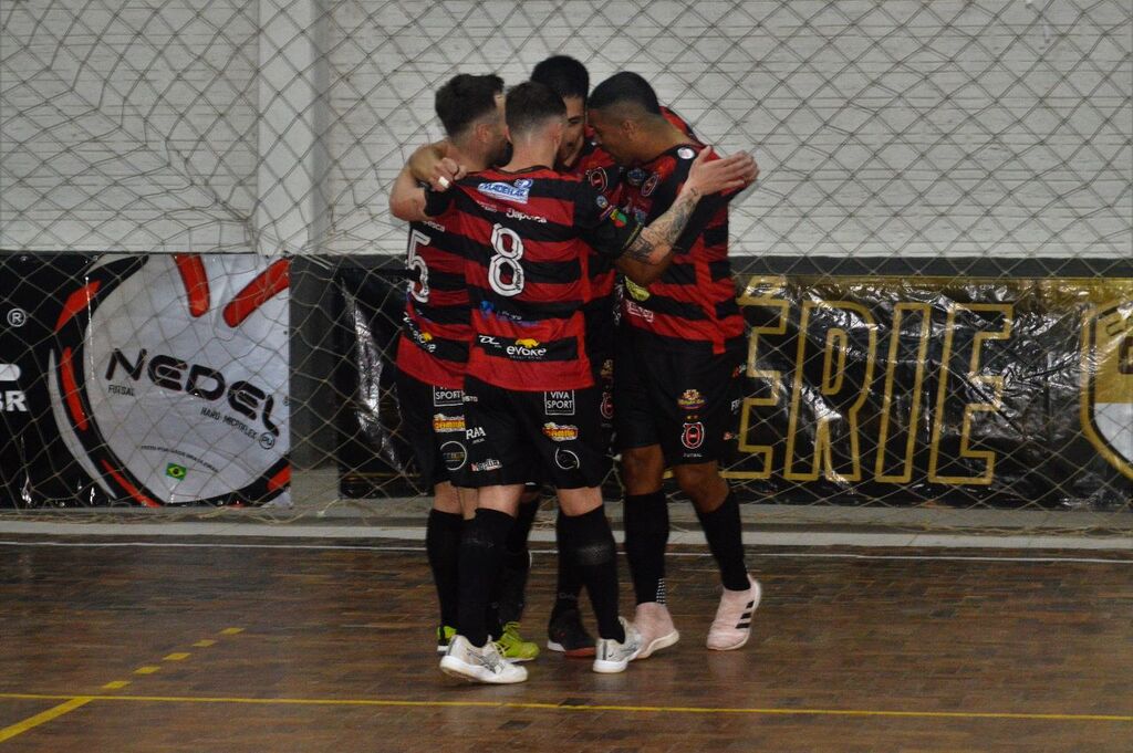 Futsal: ABF goleia e segue 100% em casa na Série Ouro