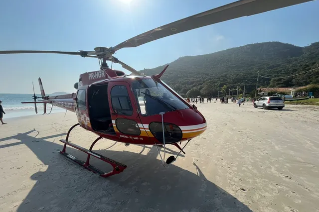  - Bombeiros atendem ocorrência de coque elétrico em praia de Florianópolis — Foto: Corpo de Bombeiros/Divulgação