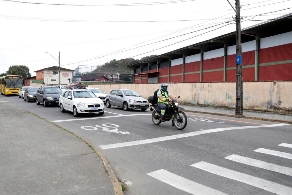 Joinville conclui instalação de bolsões para motos em cinco cruzamentos