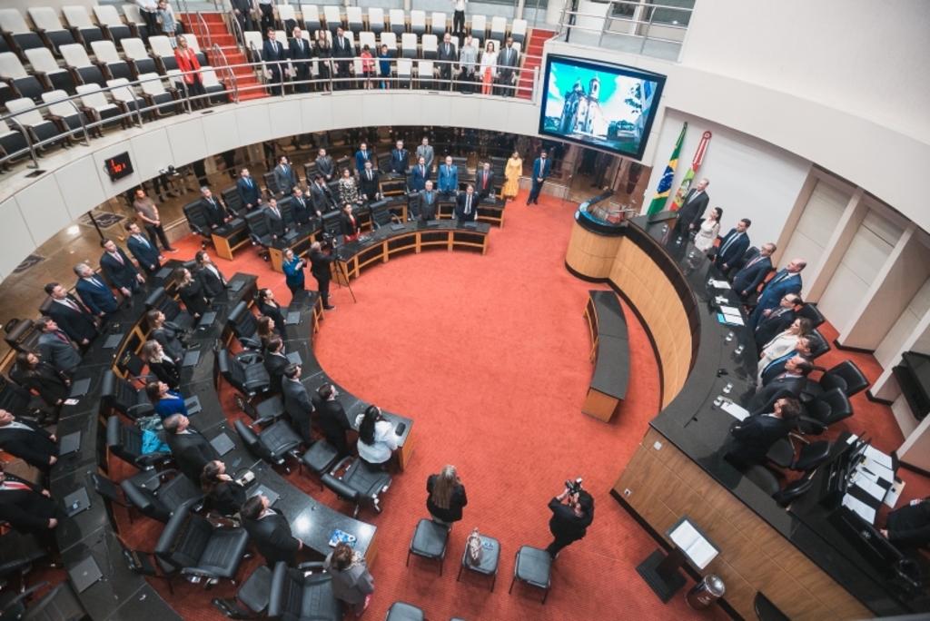 A sessão aconteceu no plenário Deputado Osni Régis. FOTO: Bruno Collaço / AGÊNCIA AL - 