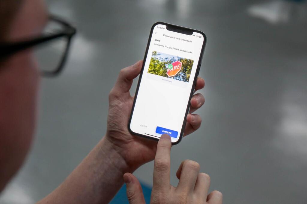 Aplicativo Joinville Fácil tem nova funcionalidade de manuntenção placas de trânsito