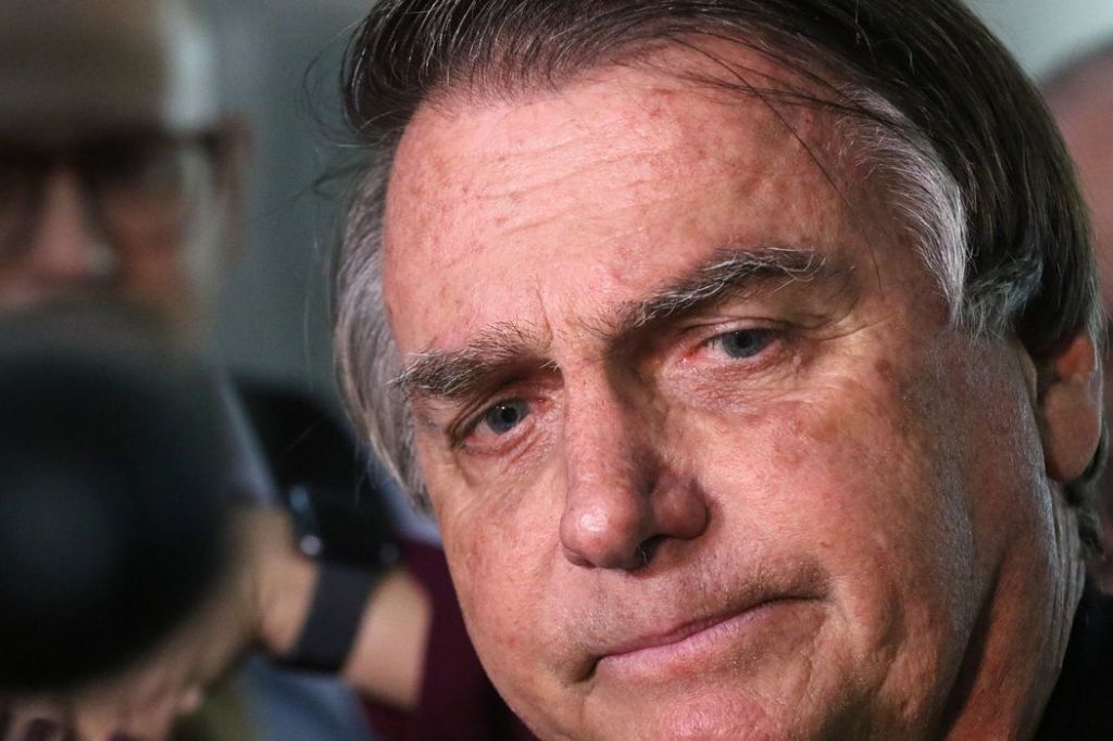 TSE multa Bolsonaro por propaganda irregular nas eleições de 2022