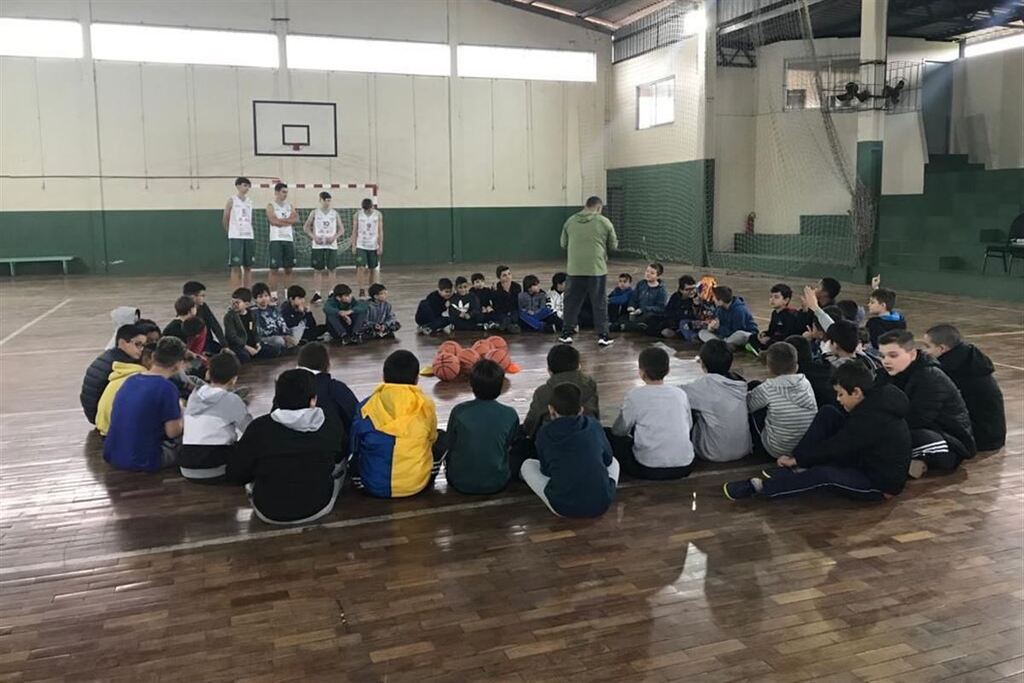 Projeto Santa Maria Basquetebol é lançado na Escola Duque de Caxias