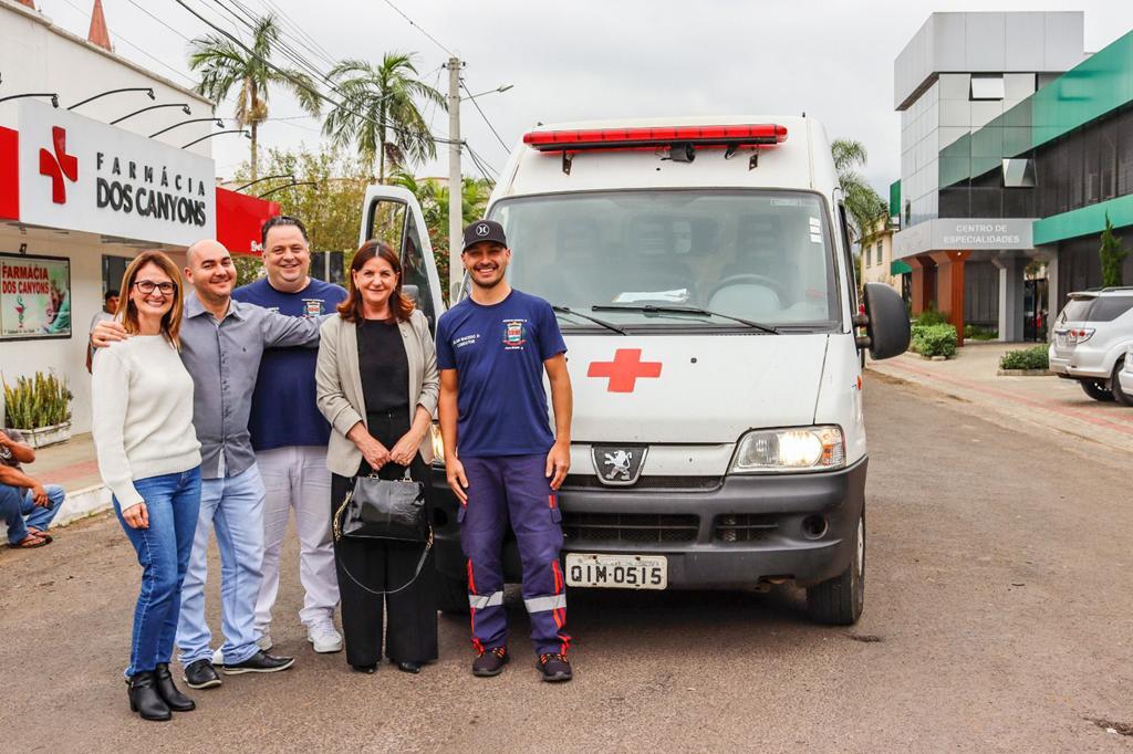 CARMEN ZANOTTO GARANTE AMBULÂNCIA PARA A SAÚDE DE PRAIA GRANDE