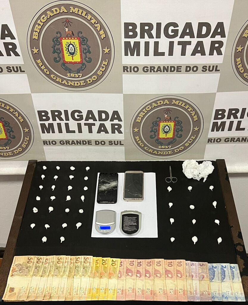 BRIGADA MILITAR PRENDE DOIS HOMENS POR TRÁFICO E ASSOCIAÇÃO PARA O TRÁFICO DE DROGAS EM TORRES