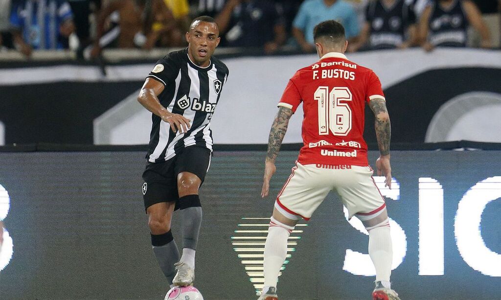 Botafogo recebe o Inter na abertura da 19ª rodada do Brasileiro