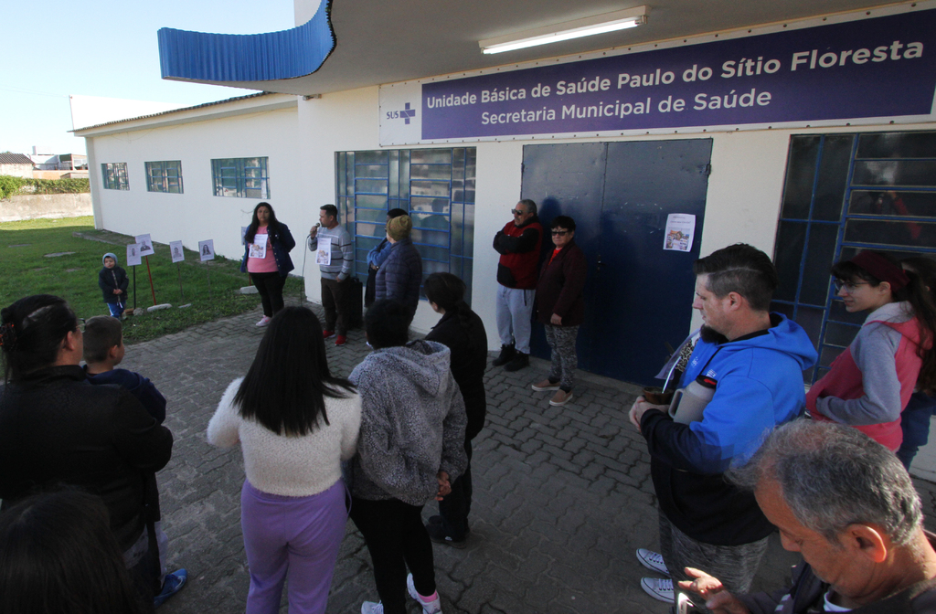 Moradores do Sítio Floresta protestam por mais atenção à localidade