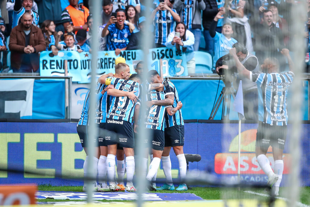De virada, Grêmio supera o Fluminense por 2 a 1 na Arena