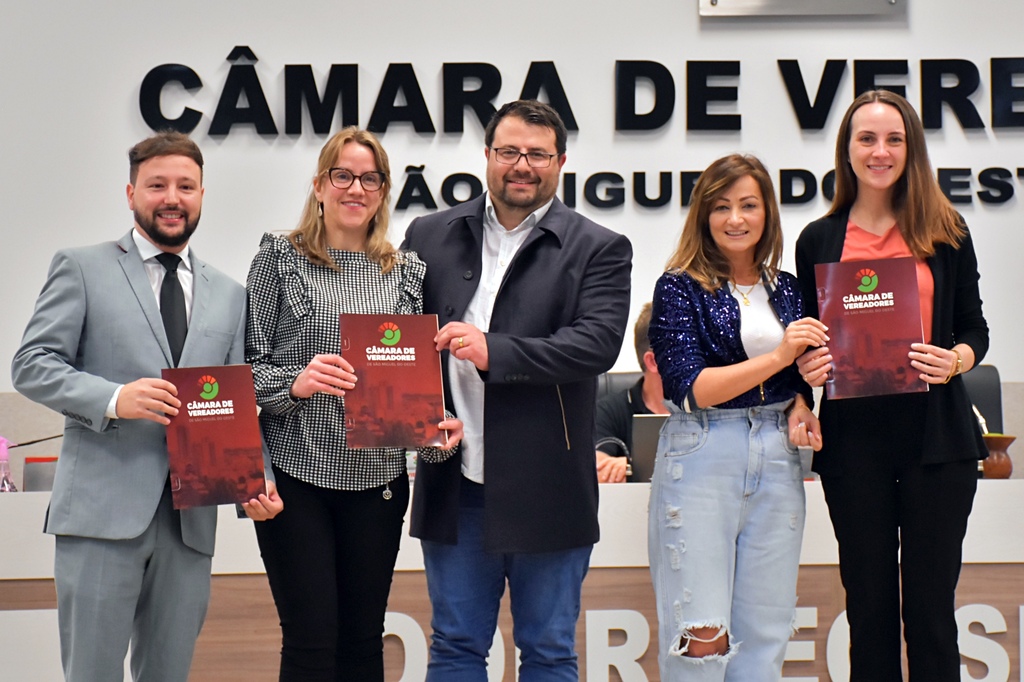 Câmara presta homenagem à OAB pela passagem do Dia do Advogado