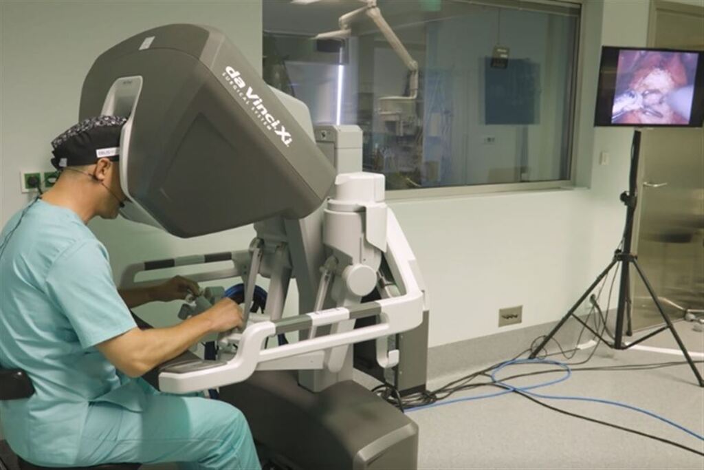 título imagem Início das cirurgias robóticas marca 120 anos do Complexo Hospitalar Astrogildo de Azevedo em Santa Maria