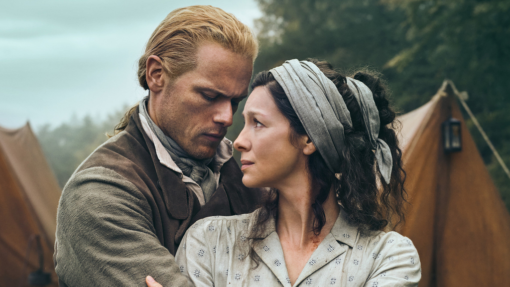 Reprodução FS - Claire e James Fraser: romance é arrebatador