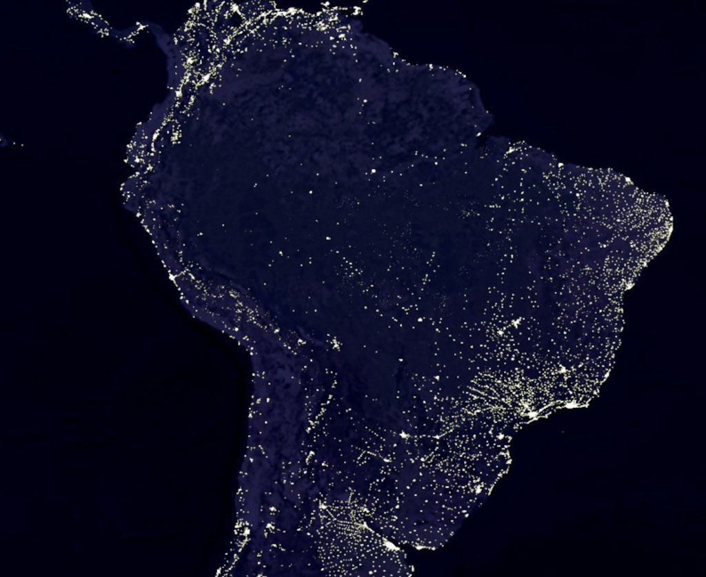 Apagão deixa ao menos 17 estados sem energia na manhã desta terça-feira em todo o Brasil