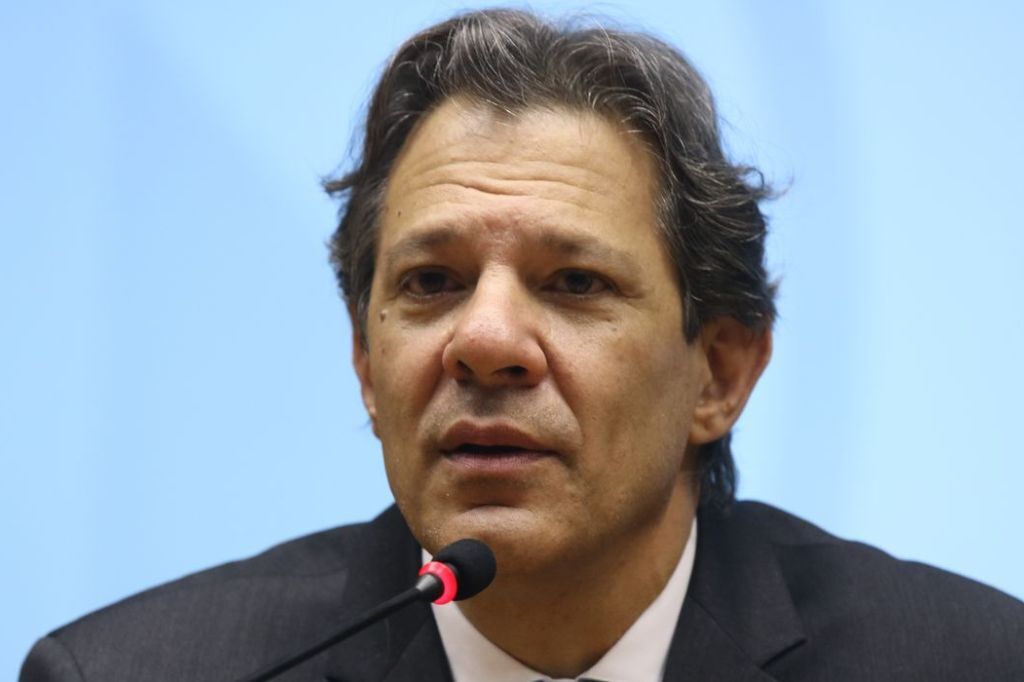 Fim do parcelamento sem juros prejudicará consumidores, diz Haddad