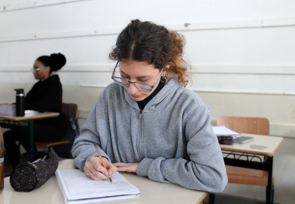 Estudantes de SC podem se inscrever em plano de estudos intensivo gratuito para o Enem