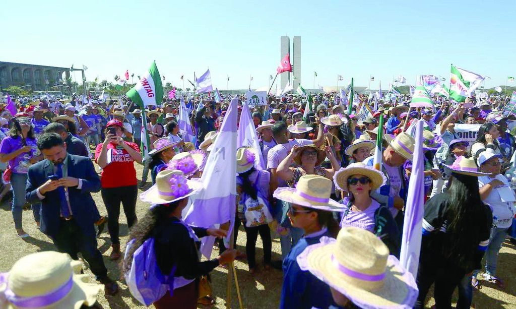 Mulheres da região participam da Marcha das Margaridas