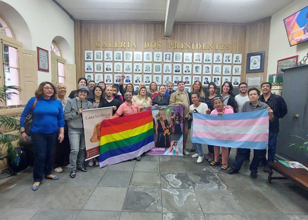 título imagem Lei que propõe Dia de Combate à Violência contra Pessoas Transgênero é aprovada por unanimidade pela Câmara de Vereadores