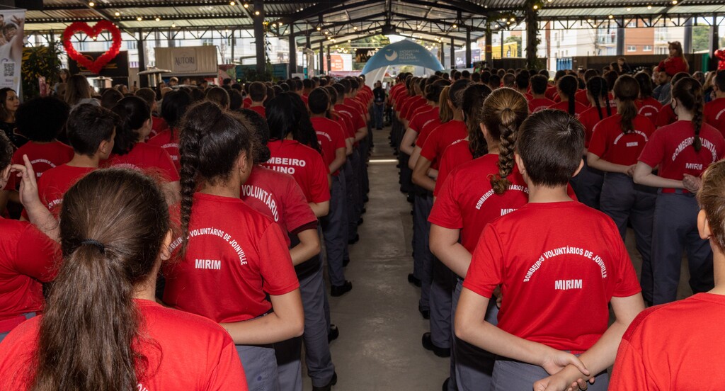 Foto: Cleiton Rodrigues / Skyline Produtora / CBVJ / Divulgação - Bombeiros mirins e aspirantes em formação no evento de 2022