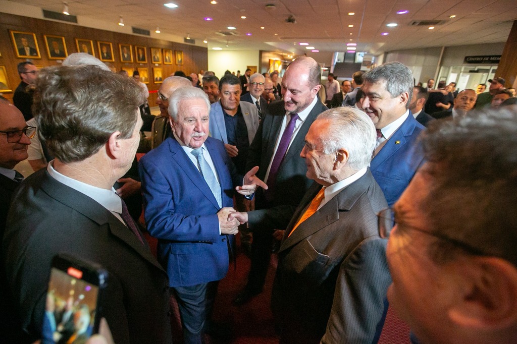 Encontro na Alesc de dois ícones da política, um do estado de SC e outro do Brasil: Sopelsa e Temer